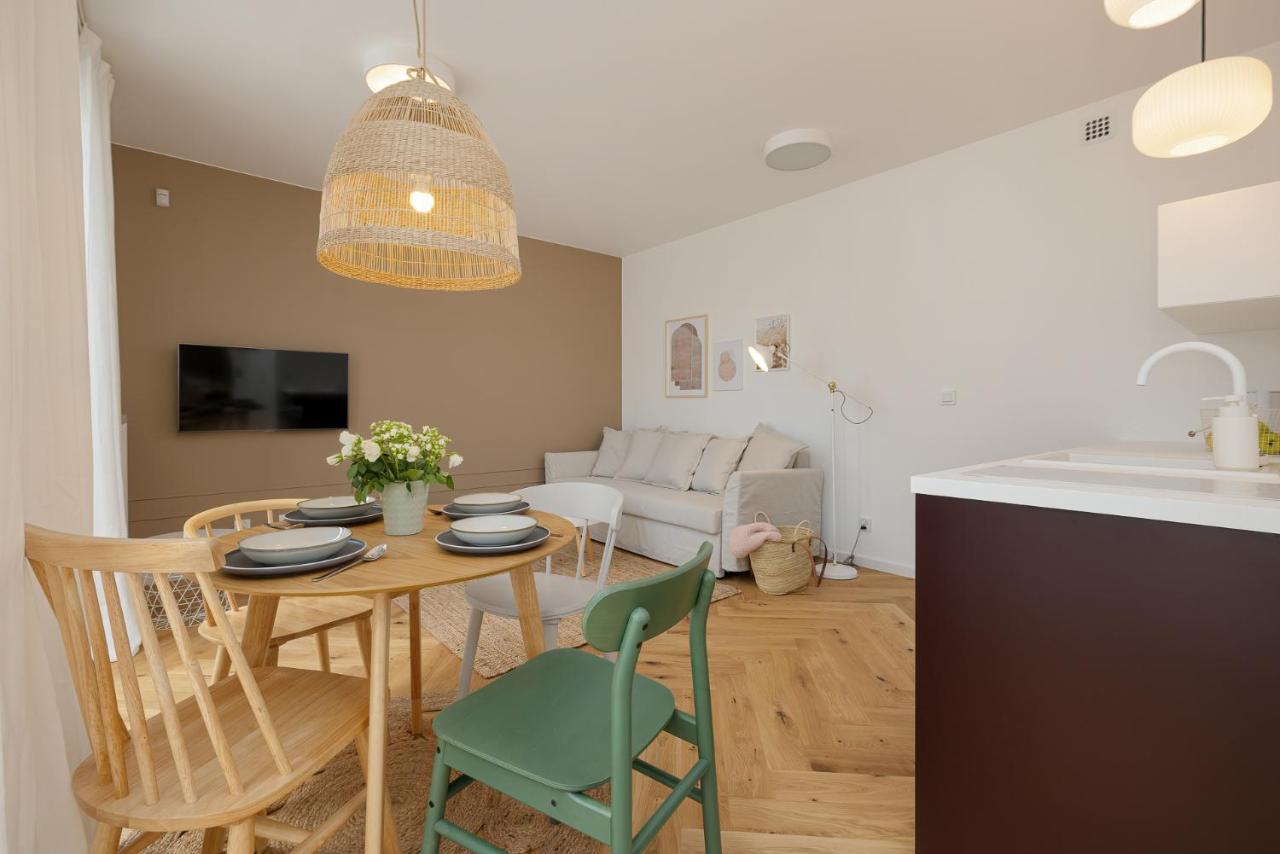 Lovesea Apartments Ревал Екстериор снимка